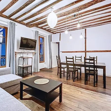 Appartamento Charming 2room Flat Near Buttes-chaumont Parigi