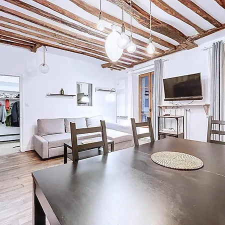 Charming 2room Flat Near Buttes-chaumont Parigi